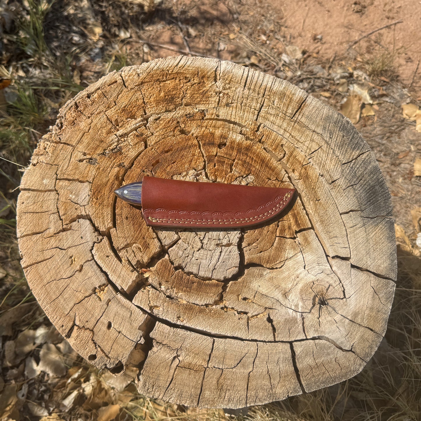 The Midnight Ridge – Fixed Blade Knife with Swirled Blue Resin Handle & Leather Sheath