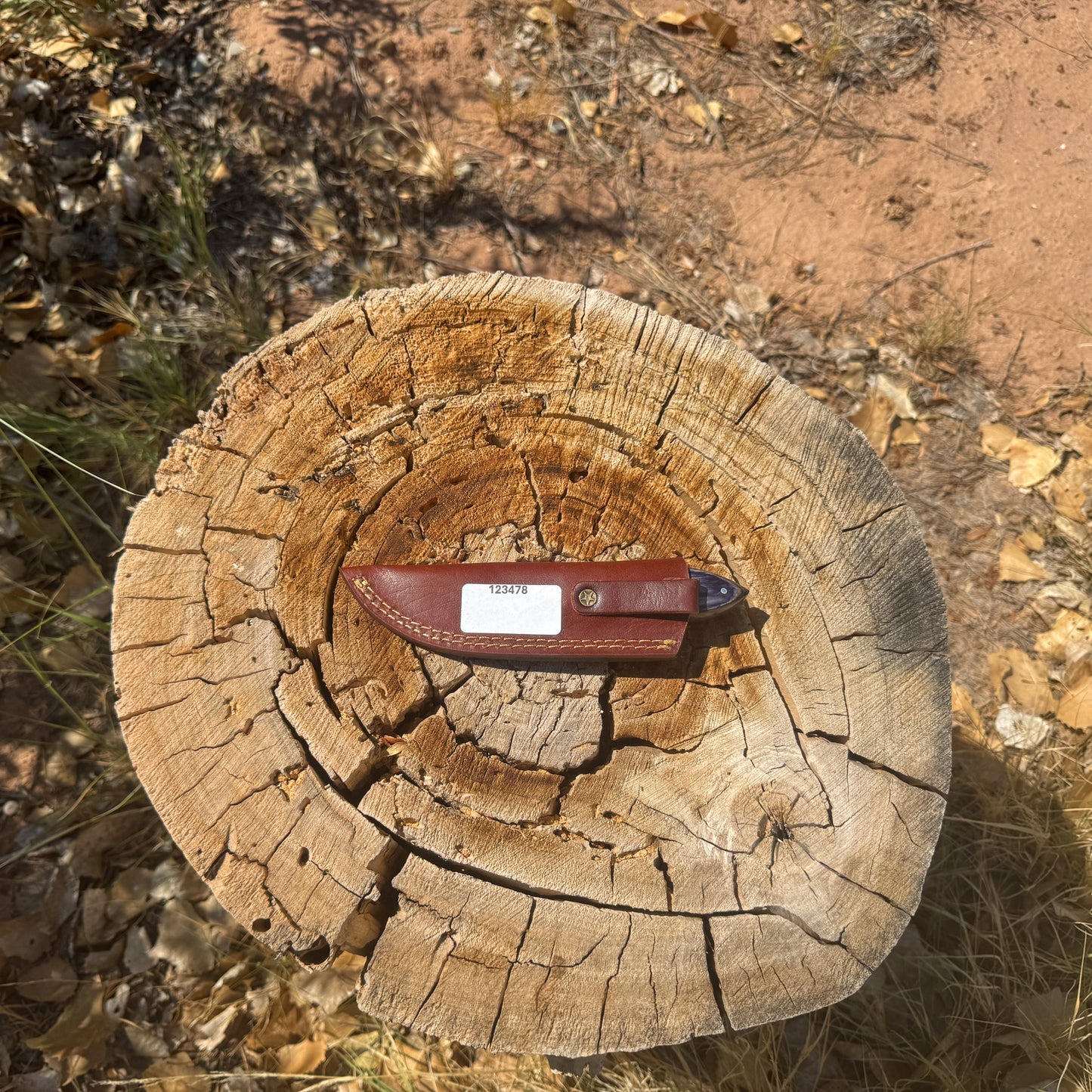 The Nightwood Hunter – Fixed Blade Knife with Dyed Wood Handle & Leather Sheath