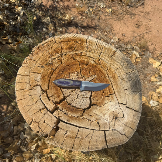 The Nightwood Hunter – Fixed Blade Knife with Dyed Wood Handle & Leather Sheath