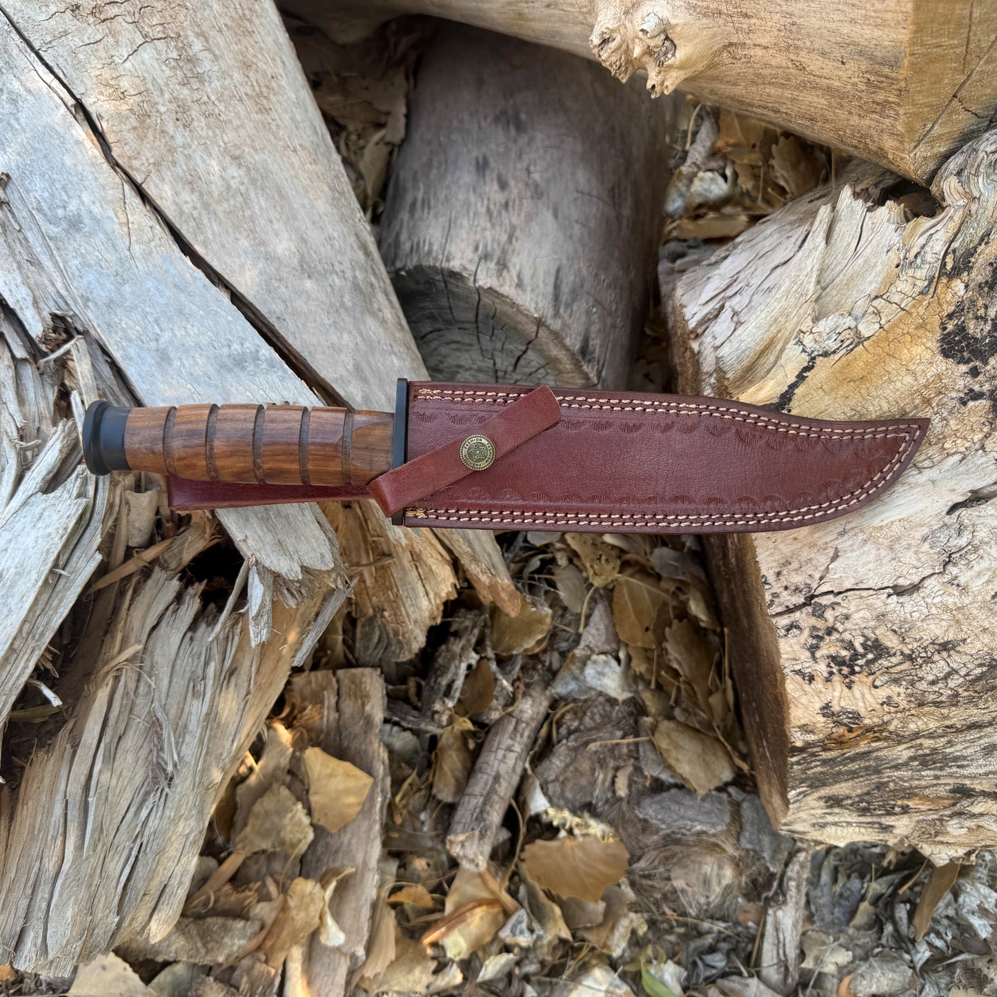 Heritage Combat K-Bar Knife – Classic Wood Handle with Black Blade and Leather Sheath