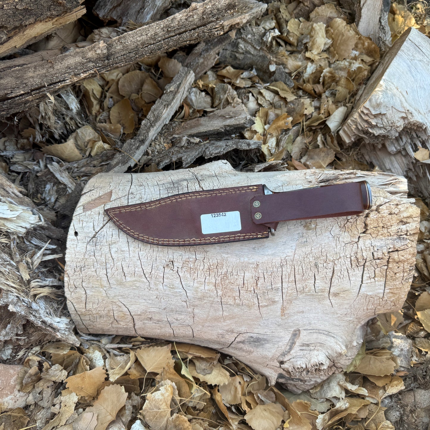 The Frontier Hand-Forged Damascus Bowie Knife with Horn & Hardwood Handle