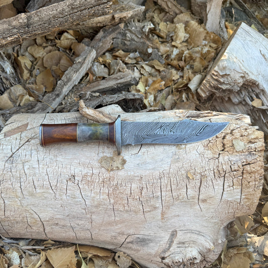 The Frontier Hand-Forged Damascus Bowie Knife with Horn & Hardwood Handle