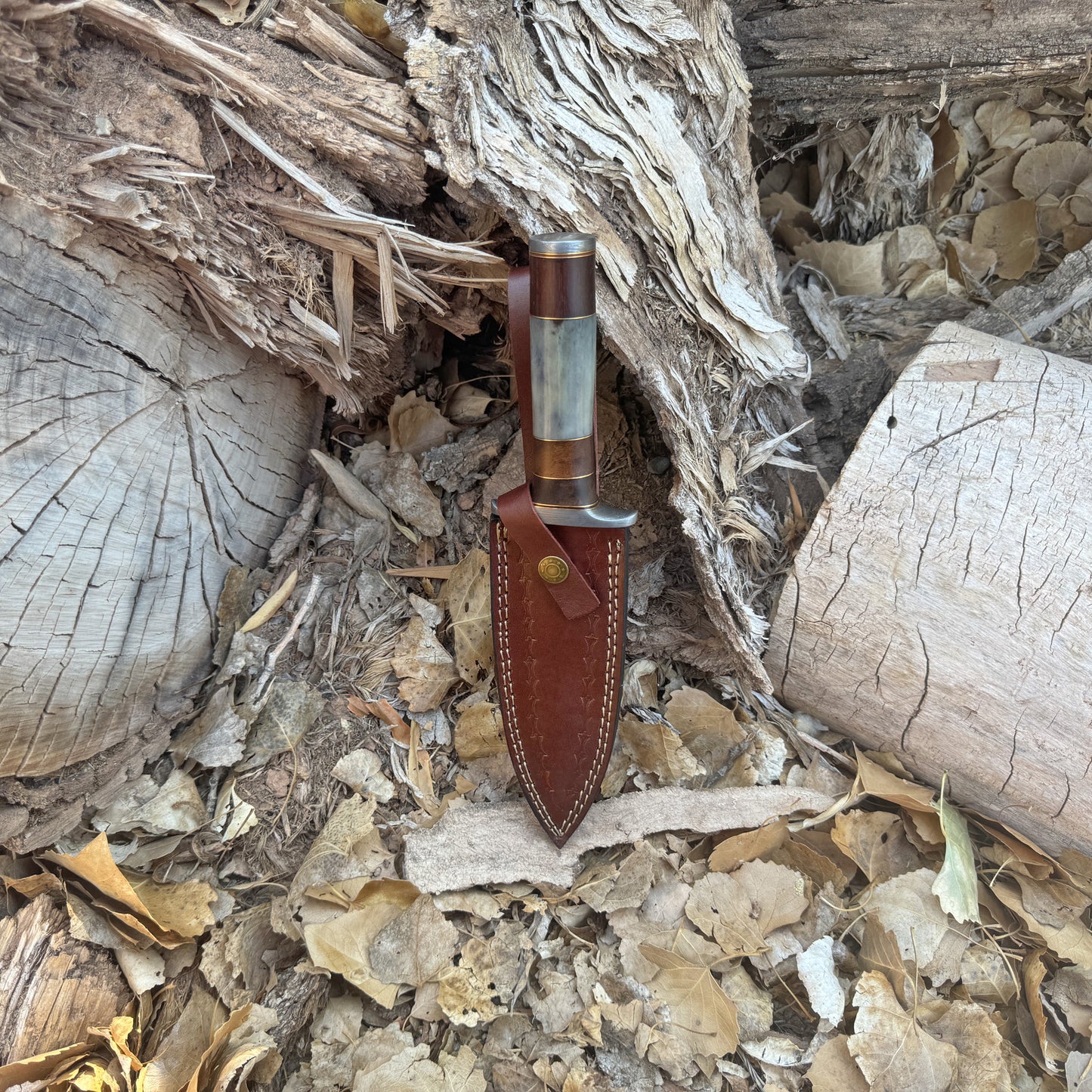 The Warden Hand-Forged Damascus Dagger with Horn & Hardwood Handle