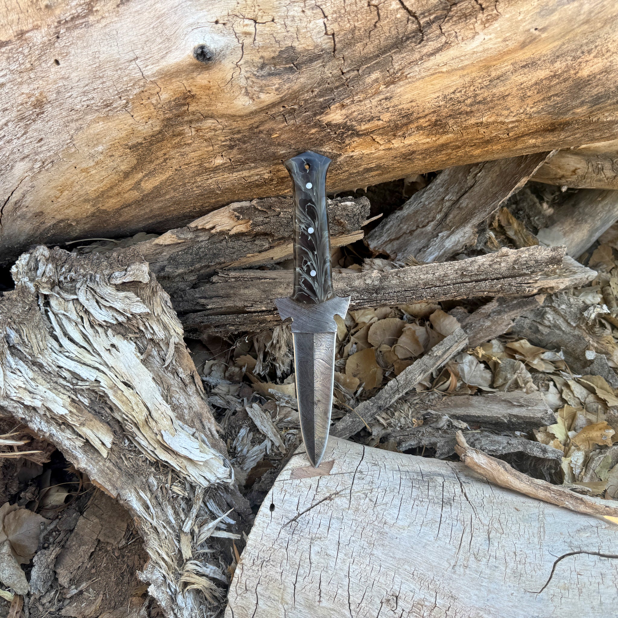 The Revenant Hand-Forged Damascus Dagger with Sculpted Resin Handle ...